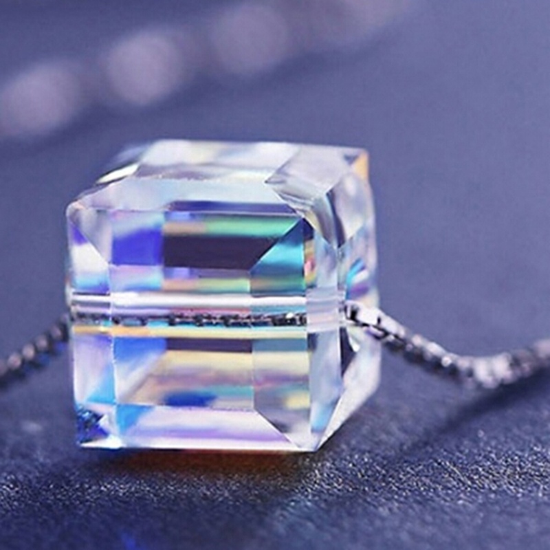 Dây chuyền mặt pha lê thời trang dành cho nữ