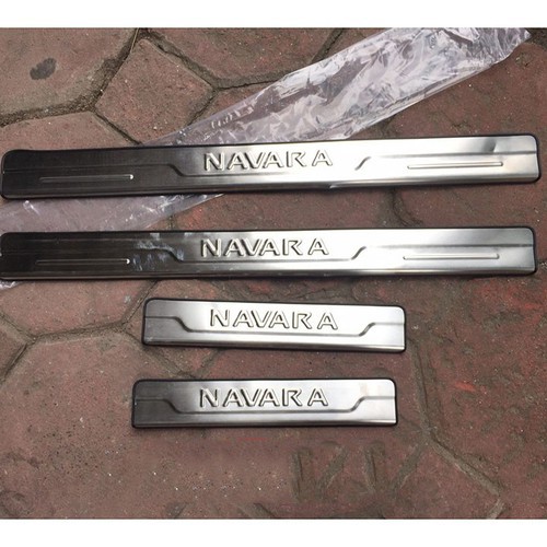 Ốp bậc trong, ngoài Inox NISSAN NAVARA 2015-2019 bộ 8 chi tiết