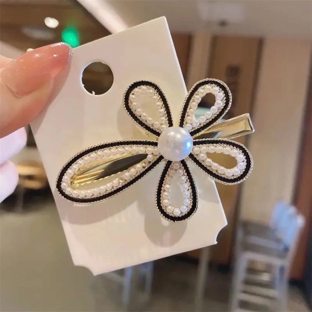 Set Kẹp Tóc Hoa Đen 5 Chi Tiết Cho Bạn Nữ