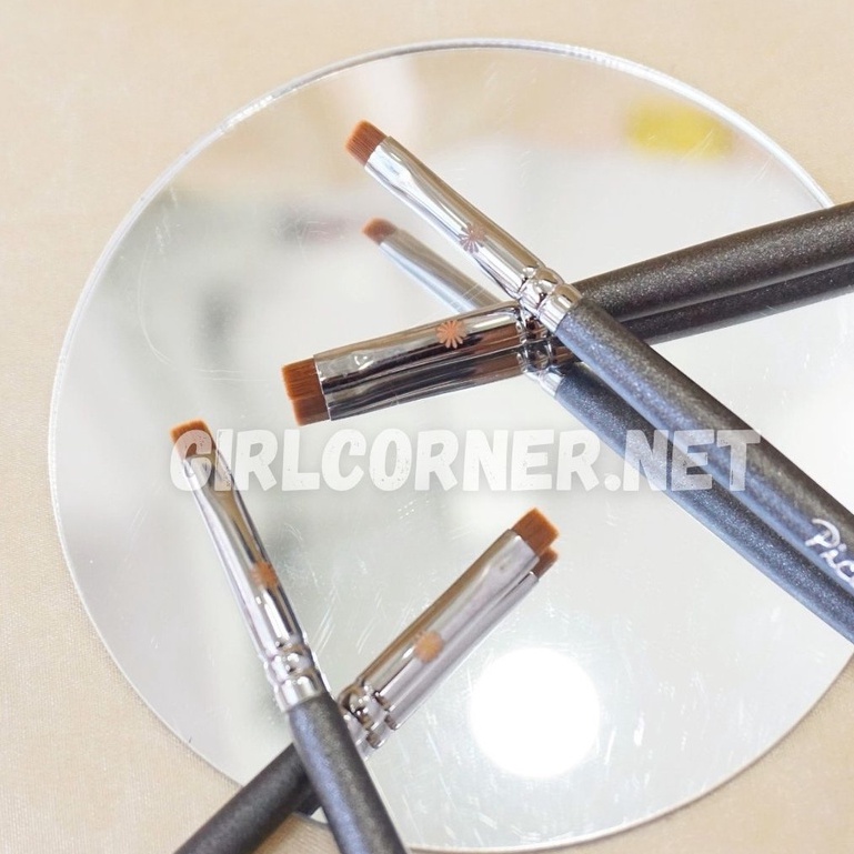 Cọ eyeliner Piccasso 722 Small Angled Fine Eyeshadow Eyeliner Brush