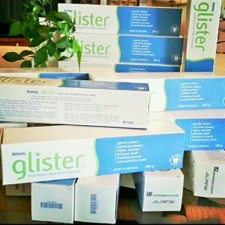 Kem đánh răng gliter