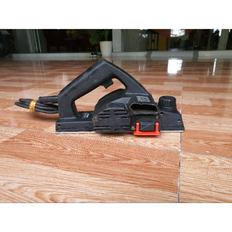 Bào gỗ mini hiệu Toshiba nội địa Nhật điện 100 volt, lưỡi 82mm