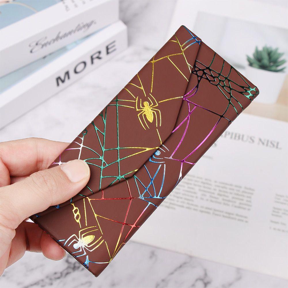 Hộp Đựng Kính Mát Gọng Tam Giác Họa Tiết Nhện Chống Thấm Nước Tiện Dụng