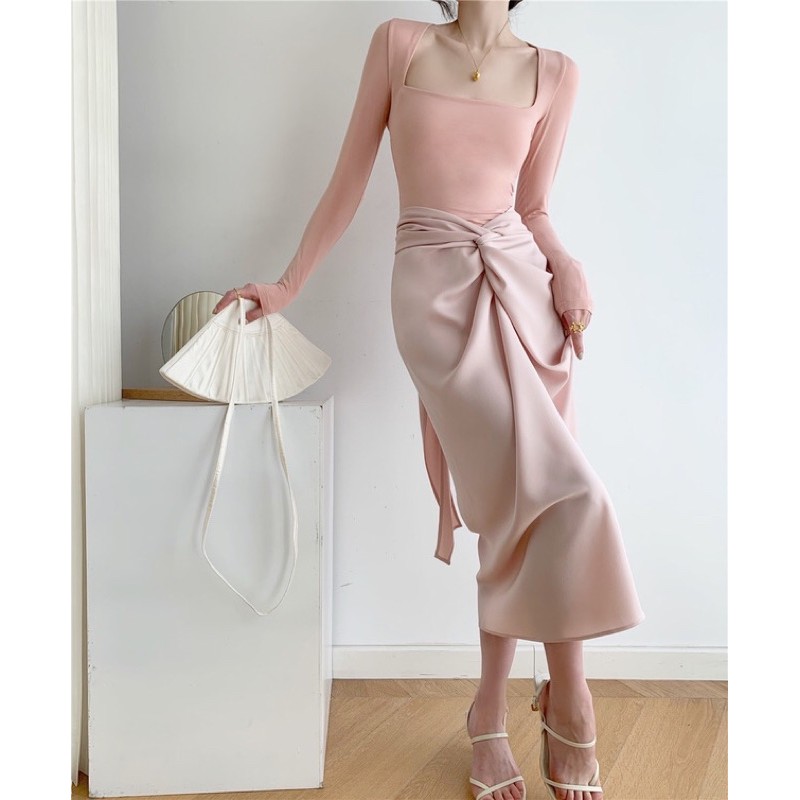 Chân váy lụa xoắn eo dáng bút chì xẻ tà giữa | BigBuy360 - bigbuy360.vn