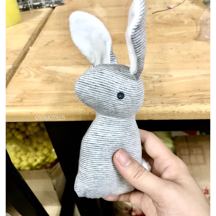 Thỏ bông cầm tay, thỏ bông kêu leng keng cho bé