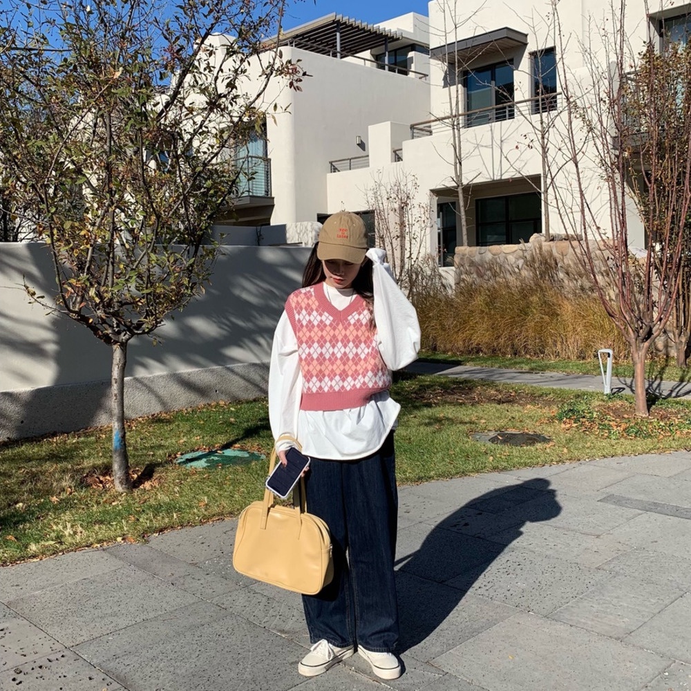 Áo dệt kim sát nách cổ chữ V họa tiết hình thoi màu hồng thời trang