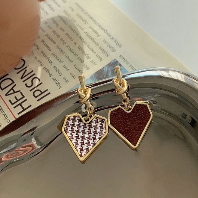 Khuyên tai hình trái tim mạ bạc 925 thời trang thu đông