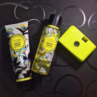 [Mỹ phẩm xách tay] Sữa Dưỡng Thể và Xịt Thơm Toàn Thân Victoria’s Secret – Daisy Haze