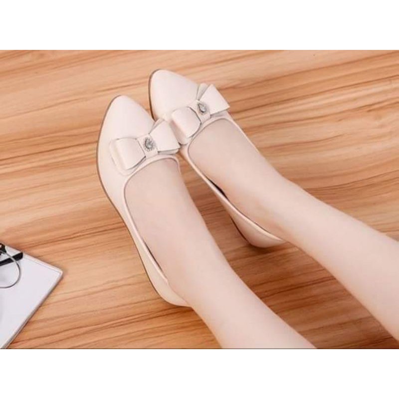 Giày búp bê nữ da mềm đế cao 2cm đen trắng kem