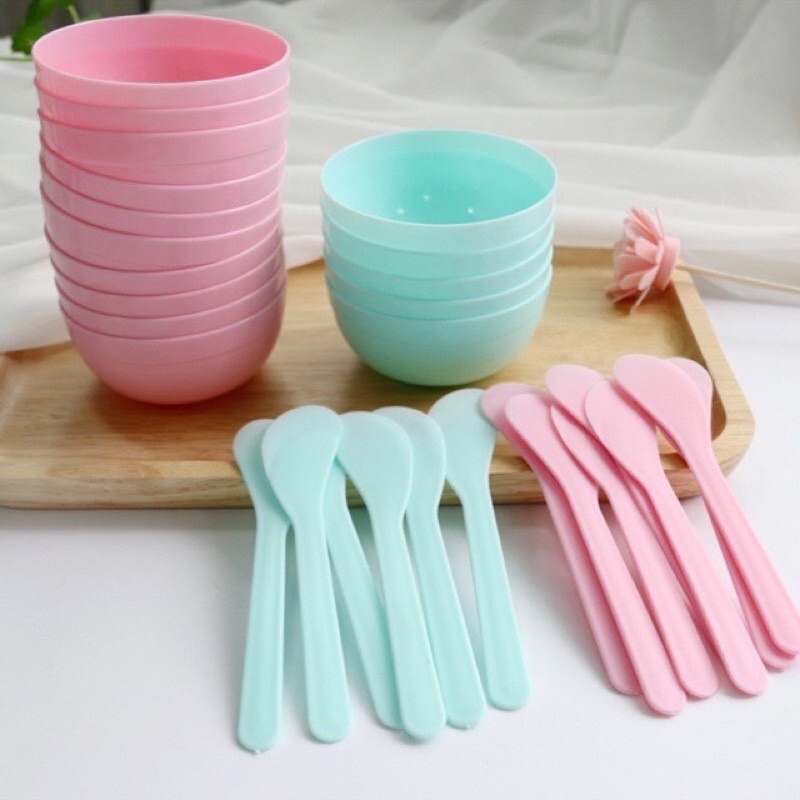 Que đắp và bát trộn mặt nạ