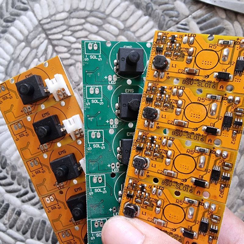 mạch sạc pin năng lượng mặt trời. 5-7v (tự ngắt điện khi trời sáng và sạc pin)