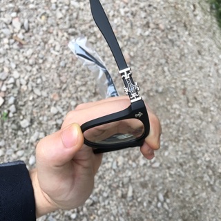 Kính chrome hearts