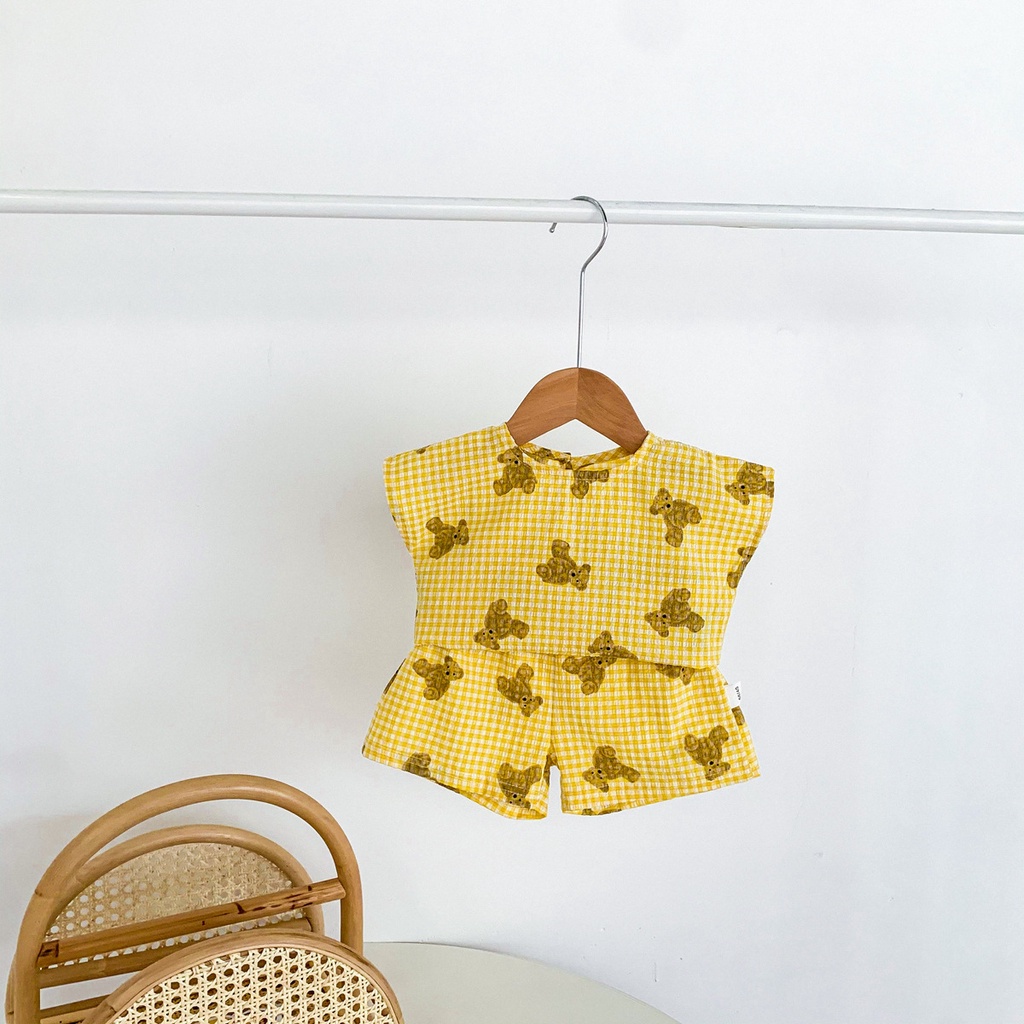 Bộ đồ 2 món với áo thun in họa tiết gấu và quần ngắn thời trang mùa hè dành cho trẻ em