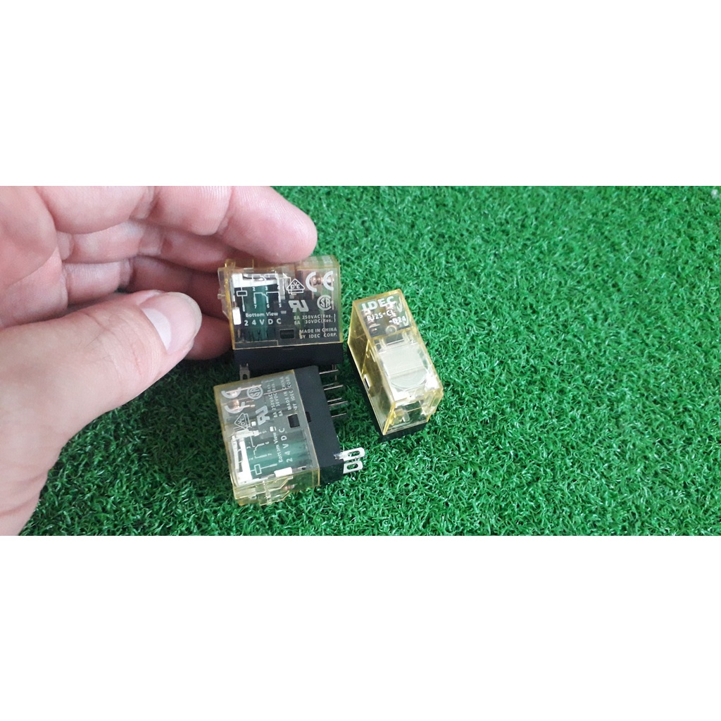 Rơ le trung gian IDEC RJ2S-CL-D24 24VDC 8A, 8 chân dẹp, coil 24Vdc