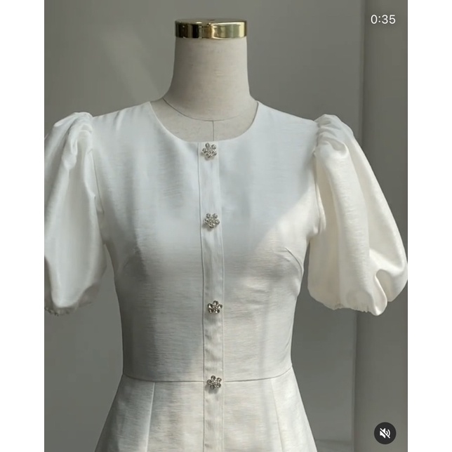 ĐẦM TIỂU THƯ CLOTHESBAR M