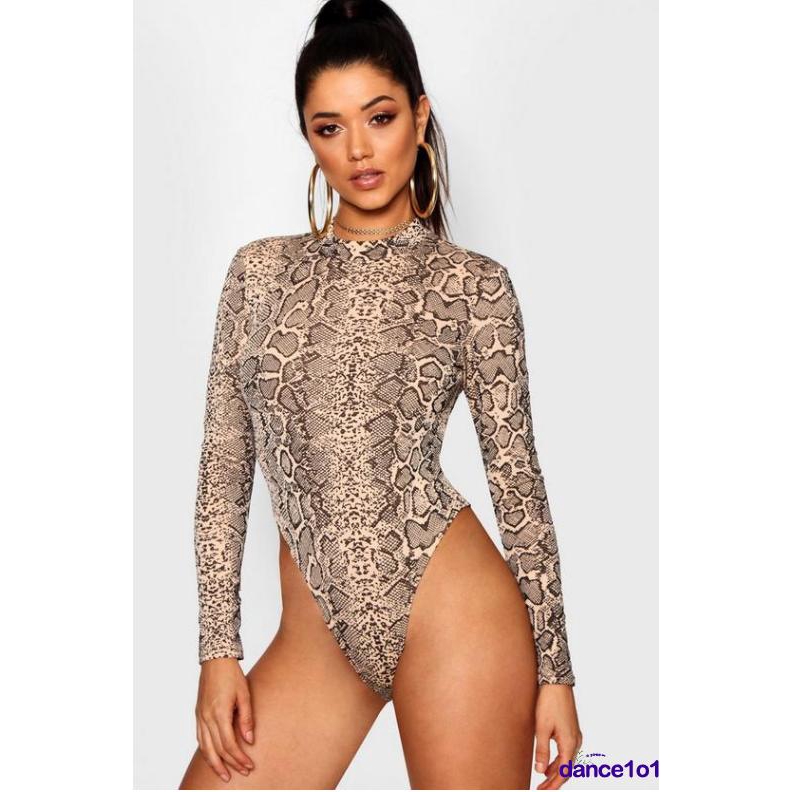 Áo thun nữ dài tay cổ tròn liền quần lót quyến rũ