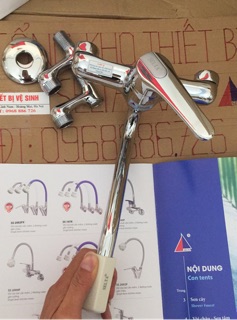 Vòi rửa bát nóng lạnh cắm tường Selta SS-2000