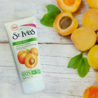 Sữa rửa mặt tẩy tế bào chết St. Ives