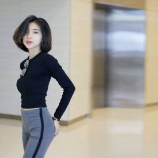 Áo Croptop Tay Dài Màu Đen