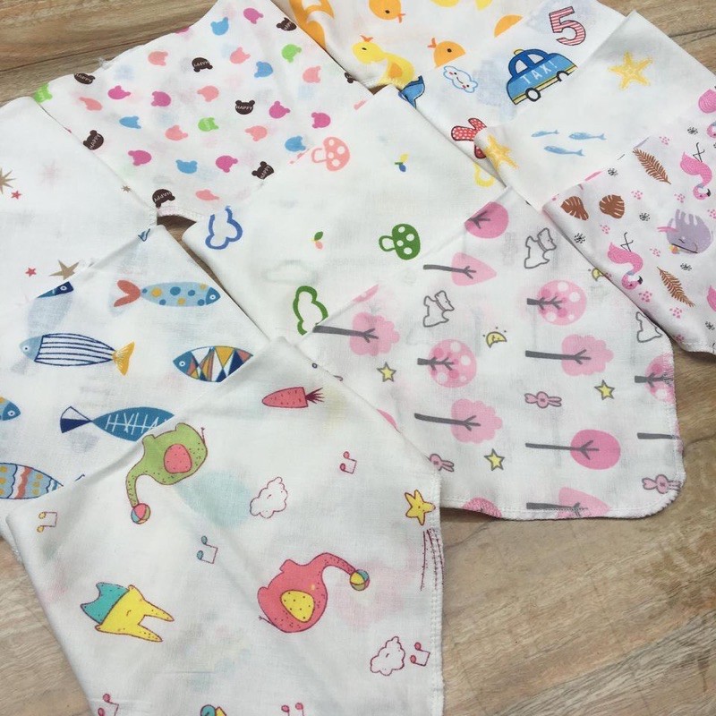 Kids_mart: khăn xô tam giác bấm cúc đi ngoài trời cho bé