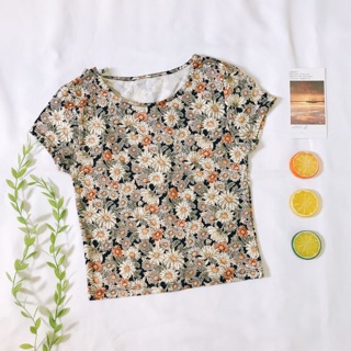 áo thun Croptop hoa cúc