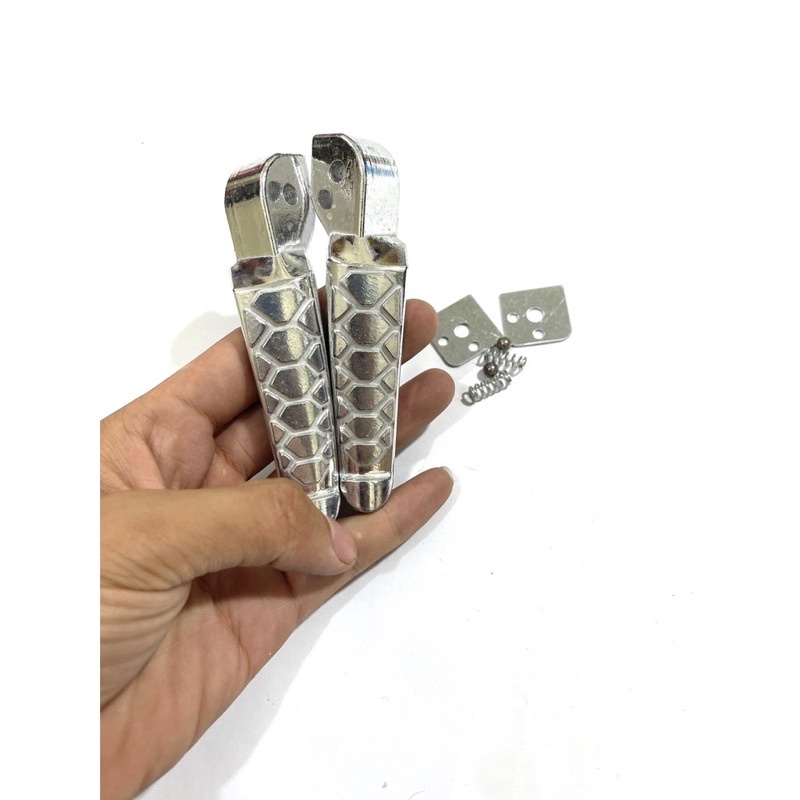 Để chân gập sau inox Take dành cho tất cả các dòng xe Honda/Yamaha (1Đôi)