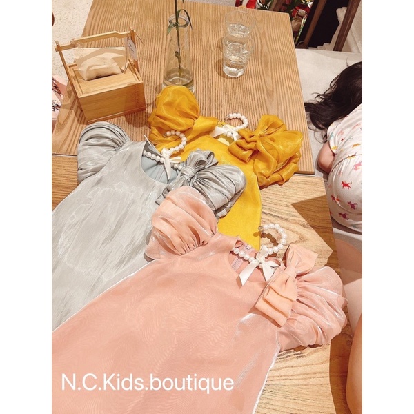 Váy tơ 2 lớp nơ vai + turban cho bé gái