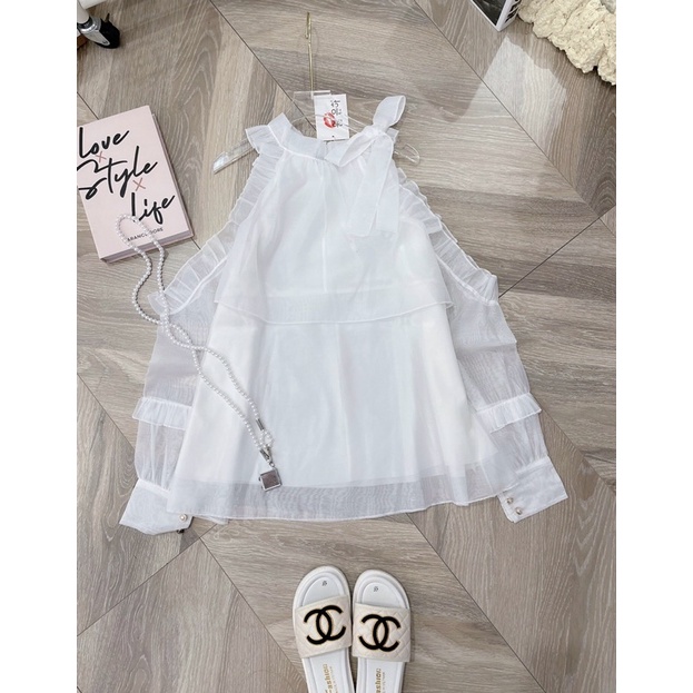 Áo trễ vai trắng, tím viền bèo ren