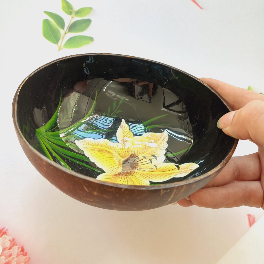 Bát Gáo Dừa Sơn Mài Nghệ Thuật Hình Hoa Ly Thanh Nhã, Bát Dừa Ăn Salad, Smoothie, Đồ Tráng Miệng, Decor Của Vitrapro