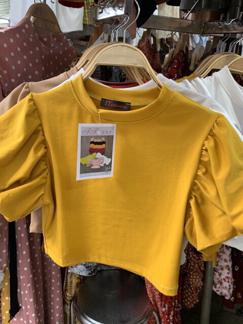 Áo tay phồng croptop