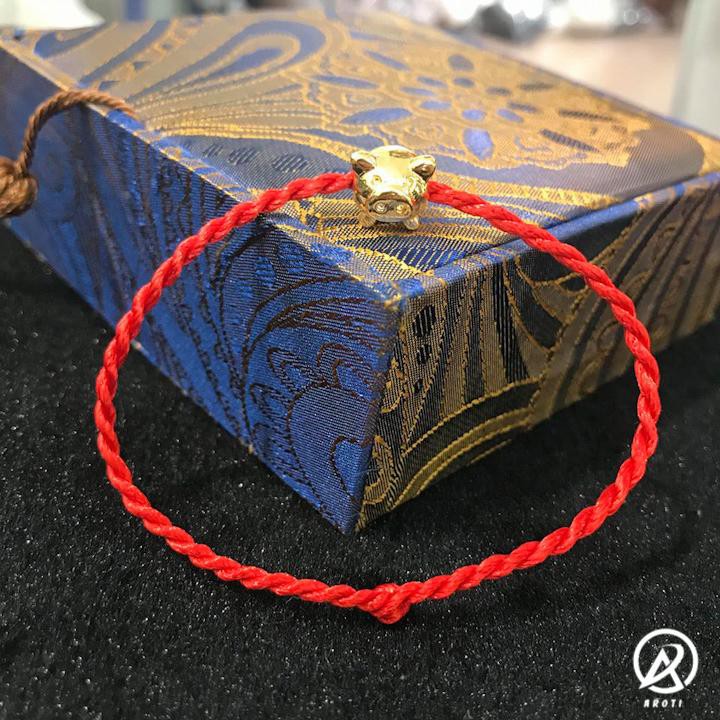 Vòng phong thủy - Vòng chỉ đỏ heo V166 -SP 1