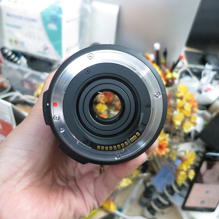 Ống kính Sigma 18-200 chống rung OS cho máy Canon Crop