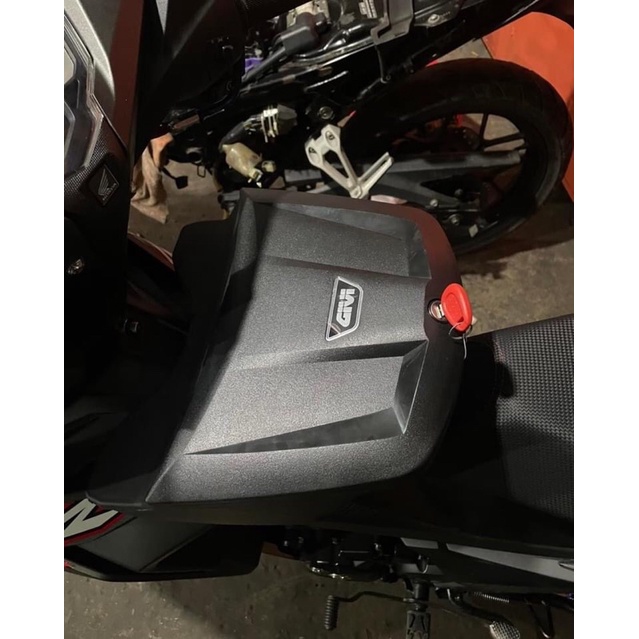 Thùng GiVi G12N + Pát Gắn Xe