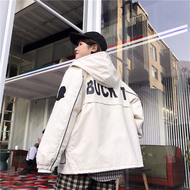 Áo khoác kaki nữ in chữ Buck T viền túi | BigBuy360 - bigbuy360.vn