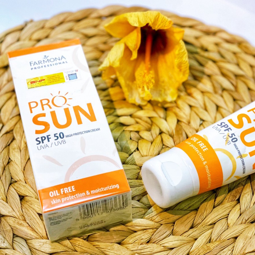 Kem Chống Nắng Kiềm Dầu Giảm Mụn Farmona Pro Sun Oil Free SPF50+