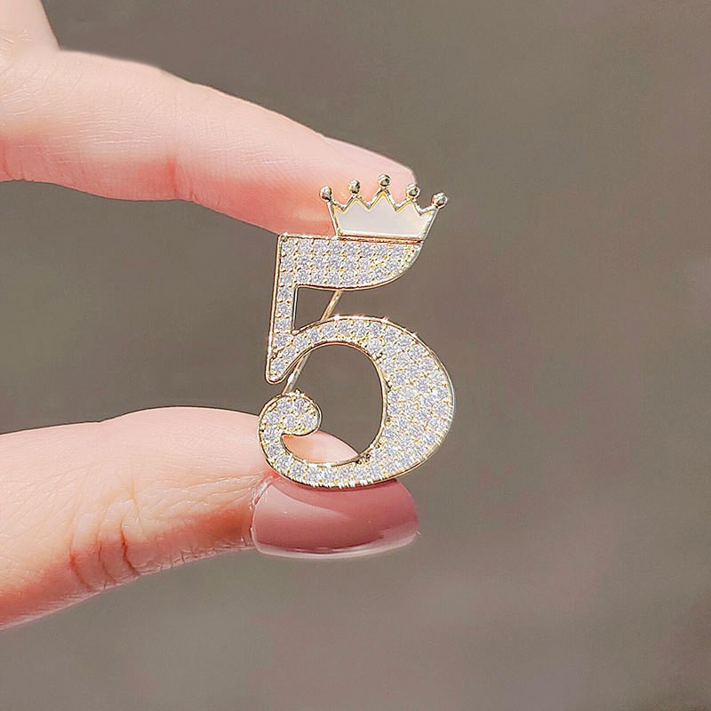 Ghim Cài Áo Hình Số 5 Vương Miện Đính Đá Sang Trọng