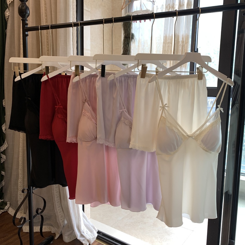 Bộ Đồ Ngủ Áo Hai Dây + Quần Short Chất Lụa Thời Trang Mùa Hè Quyến Rũ Cho Nữ