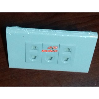 Mặt 3 ổ cấm Panasonic WEV 1081SW