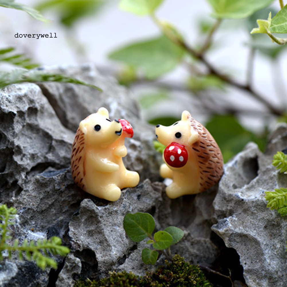 2 Chú nhím mini bằng nhựa resin dùng để trang trí tiểu cảnh