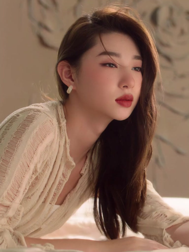 Serum môi CARSLAN son kem lì nuôi dưỡng giảm nếp nhăn chăm sóc môi 4.5g | BigBuy360 - bigbuy360.vn