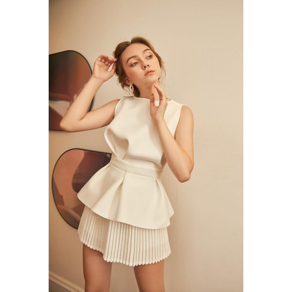 Chân váy H2b- Trắng "hoạ tiết dập ly"