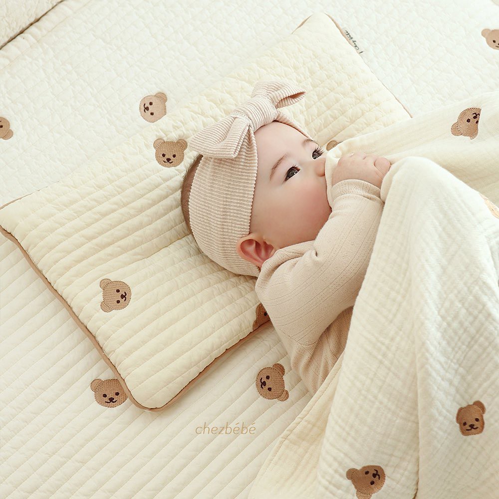 GỐI NẰM CHỮ NHẬT GỐI ÔM QUILTING THÊU GẤU THỎ CHEZBEBE HÀN QUỐC