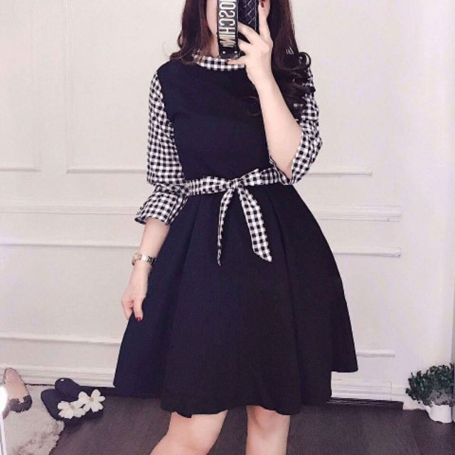 ĐẦM XÒE ĐEN PHỐI TAY LỠ BÈO SỌC CARO KÈM BELT