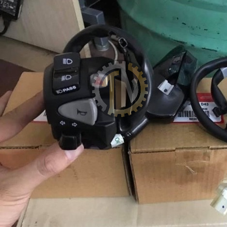 Cùm trái CB650R có hazzard và cùm phải PCX chính hãng gắn Vario, Click, Sonic, Satria, Exciter 150, Sirius