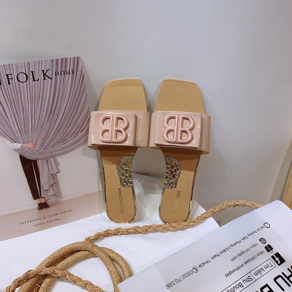 Dép đế gỗ khóa BB mũi vuông