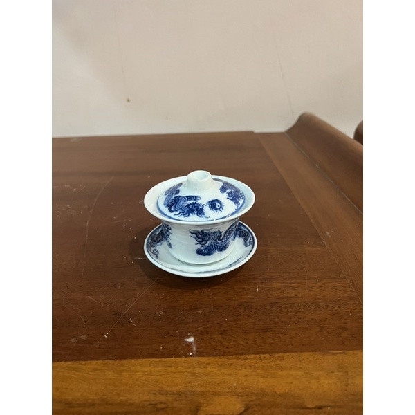 Bát sâm, chén nước thờ men lam