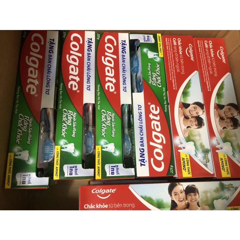 kem đánh răng colgate 225g combo 10 cây tặng kèm bàn chải mỗi cây