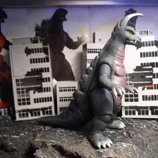 Mô hình đồ chơi quái vật Kaiju một sừng Godzilla. Cao 16cm.
