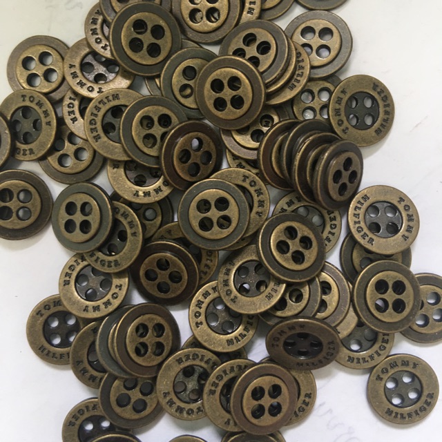 50 Nút Áo Kim Loại 4 Lỗ Size 10mm Có Khắc Chữ