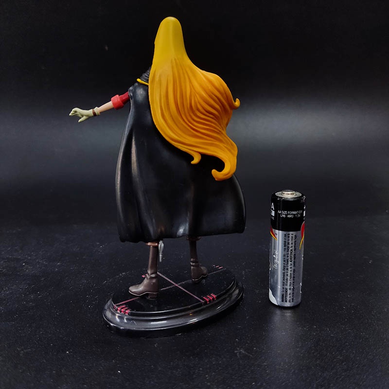 Mô hình chính hãng Konami Galaxy Express 999 195000Captain Harlock, Queen Emeraldas